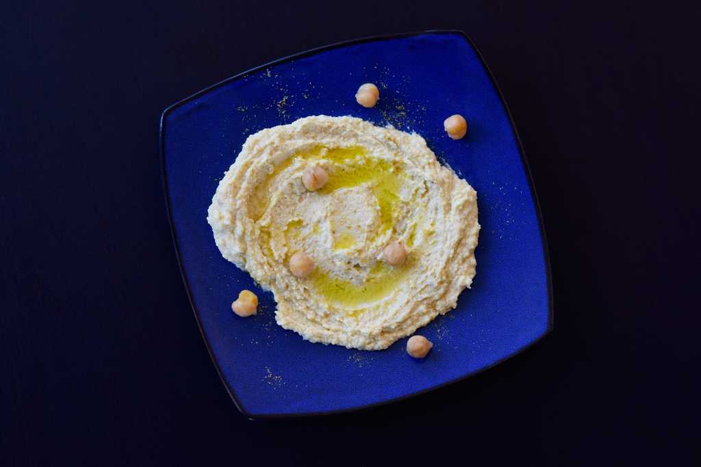 No Nonsense Chickpea Hummus with Pitas Sustainibbles